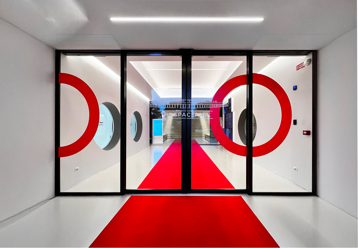 argotec-main-door
